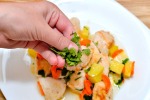 Соте из курицы с овощами и травами